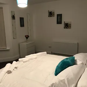 Fantastic House With Amenities Apartment